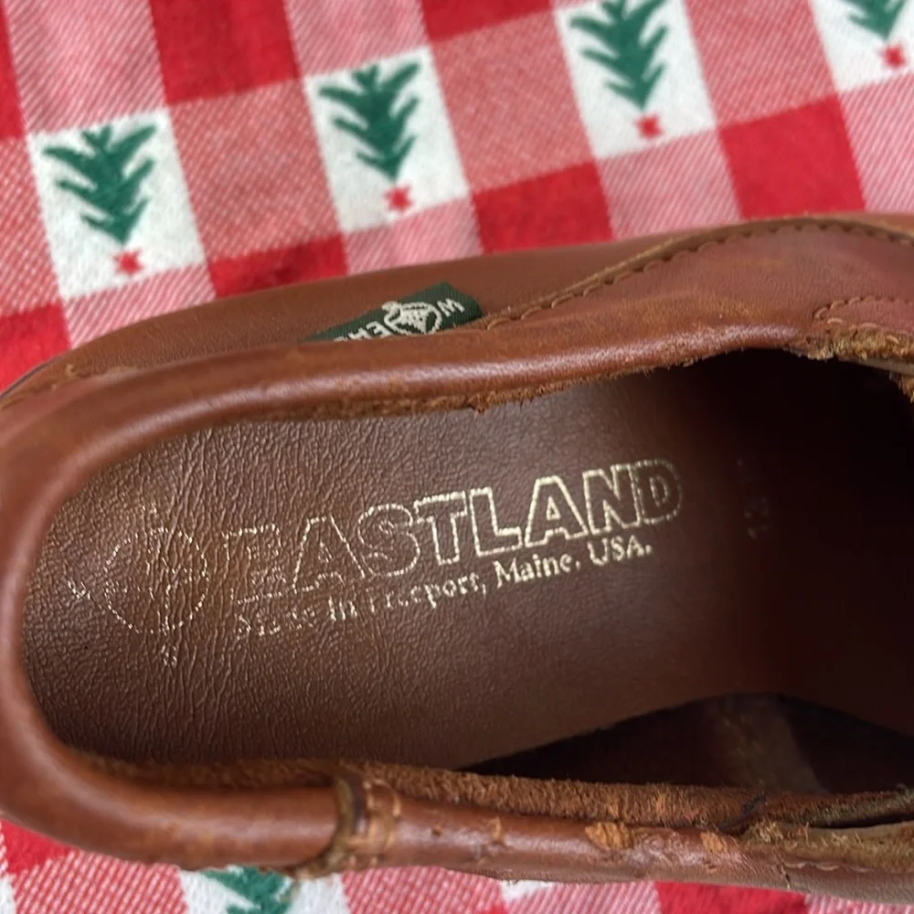 Vintage Eastland Brown Moccasins with Classic Design